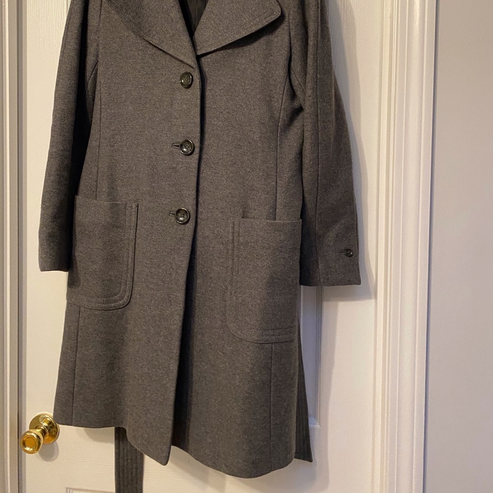 Banana Republic Grey Wool Winter Belted Coat EUC - Picture 4 of 8